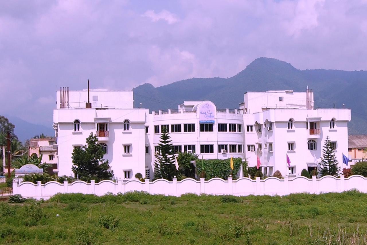 Hotel Sai International Rayagada Екстериор снимка